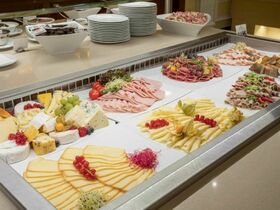 Erholungstage mit Frühstück im Savoy Westend Hotel / 4 Tage 