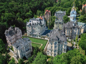 Erholungstage mit Halbpension im Savoy Westend Hotel / 4 Tage  