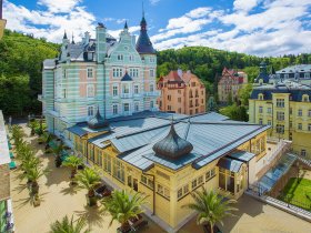Erholungstage mit Halbpension im Savoy Westend Hotel / 4 Tage  