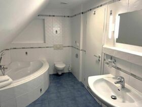 Unterkunft mit Frühstück und privater finnischer Sauna / 4 Nächte| 5 Tage