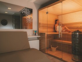 Unterkunft mit Frühstück und privater finnischer Sauna / 4 Nächte| 5 Tage