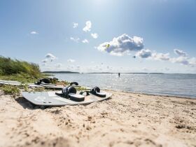 4 Tage Open Air Romantik direkt am Wasser - Schlafen im Schlafstrandkorb inkl. Frühstück