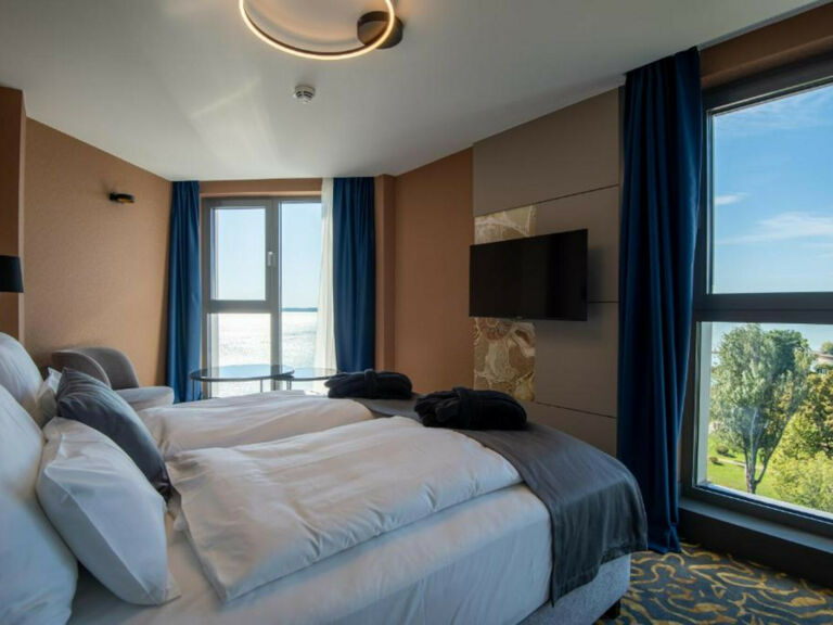 De Luxe Suite (DS)