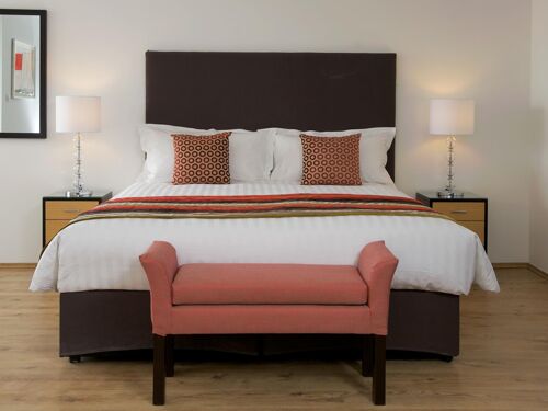 Escala Hotel &amp; Suites