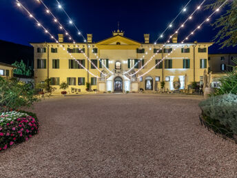 Romantikurlaub in der Villa Cariola inkl. Zimmerdeko & Sekt I 5 Nächte