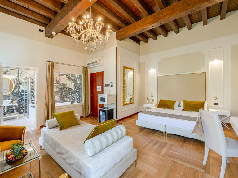 De Luxe Suite (DS)