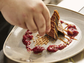 8 Tage Aktivurlaub: Entspannung am Flussufer der Mosel und Verwöhnzeit in der Vulkaneifel Therme