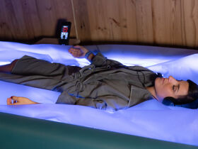 Lustvolle Nächte im Bubble Tent: Ein Spiel der Sinne