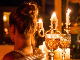 Lustvolle Nächte im Bubble Tent: Ein Spiel der Sinne