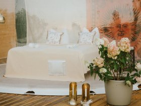 Lustvolle Nächte im Bubble Tent: Ein Spiel der Sinne