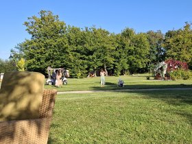 Lustvolle Nächte im Bubble Tent: Ein Spiel der Sinne