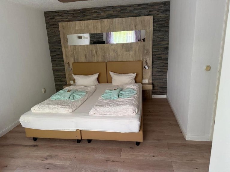 Dreibettzimmer
