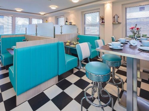 50's Seaside Motel