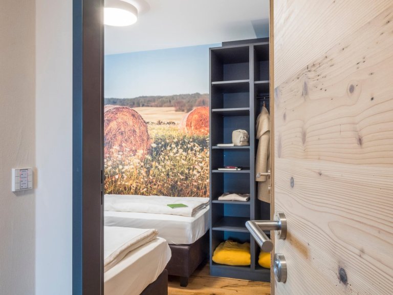 Zwei Doppelzimmer mit Verbindungstür