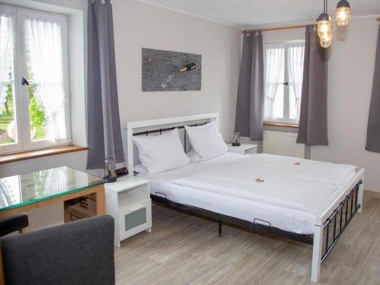 Doppelzimmer Basis