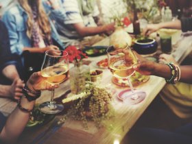 SPECIAL: Frühling & Sommer am Rheinufer in Düsseldorf inkl. Dinner