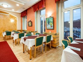 Urlaub mit Massage & Eintritt in den Saunia Thermal