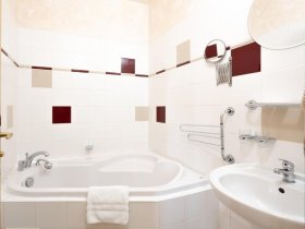 Urlaub mit Massage & Eintritt in den Saunia Thermal