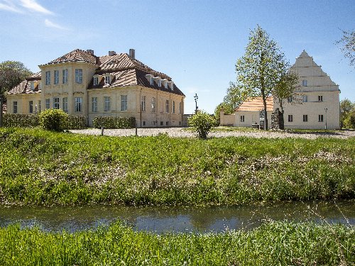 Rochow Akademie mit Gästehaus 