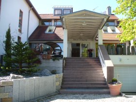 5 Erlebnistage am Bodensee im Romantik Hotel mit 3-Gang-Menü, Obst & Blumeninsel Mainau