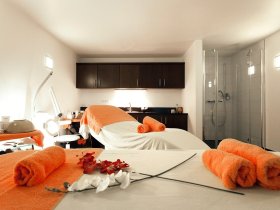 5 Erlebnistage am Bodensee im Romantik Hotel mit 3-Gang-Menü, Obst & Blumeninsel Mainau