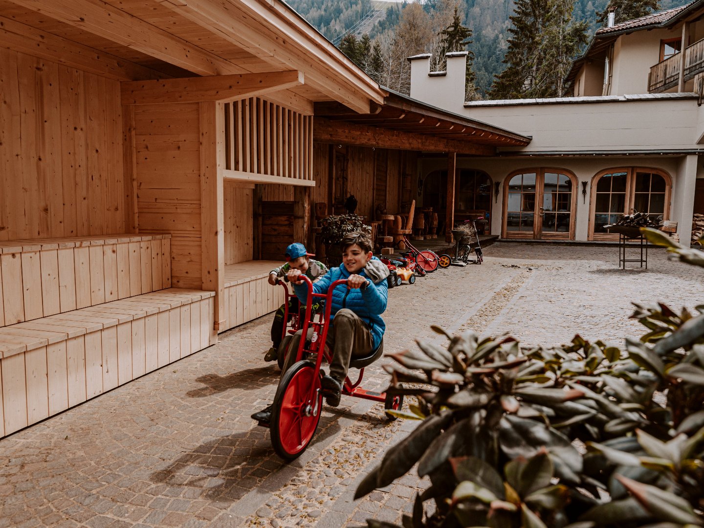 Familienzeit deluxe in den Südtiroler Dolomiten inkl. Halbpension  | 2 Nächte