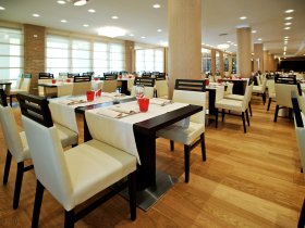 Sommerurlaub in Lignano mit Strandservice und Halbpension   | 5 Nächte    