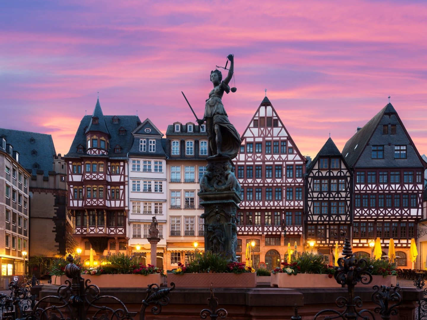 Stadt, Style und Schnauze – dein Kurzurlaub mit Hund im Moxy Frankfurt East 2
