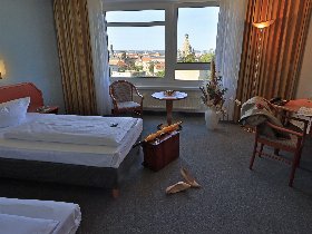 Schnupper- Spar Preis!  3 Tage Dresden erleben! Direkt  an der Brühlschen Terrasse am Elbufer 