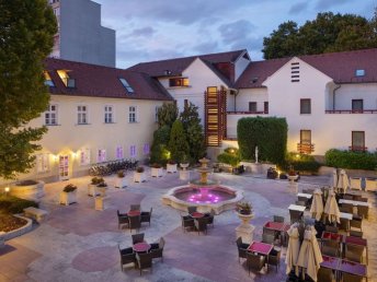 Kurzurlaub in Tata – Erholung pur mit Kristall Wellness inkl. Halbpension | 2 Nächte