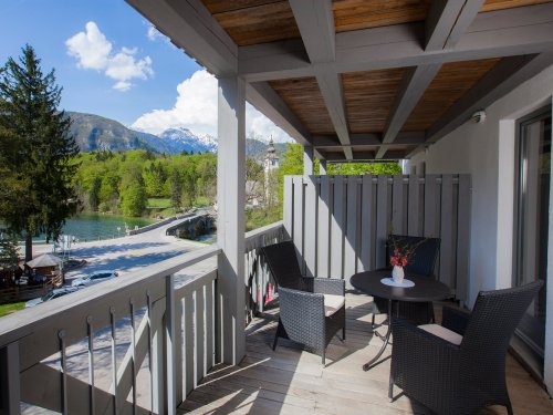 Hotel Jezero