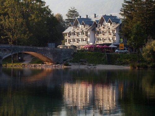 Hotel Jezero