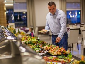 Erholung im Küstenklima: 4 Nächte im Hotel Olymp III